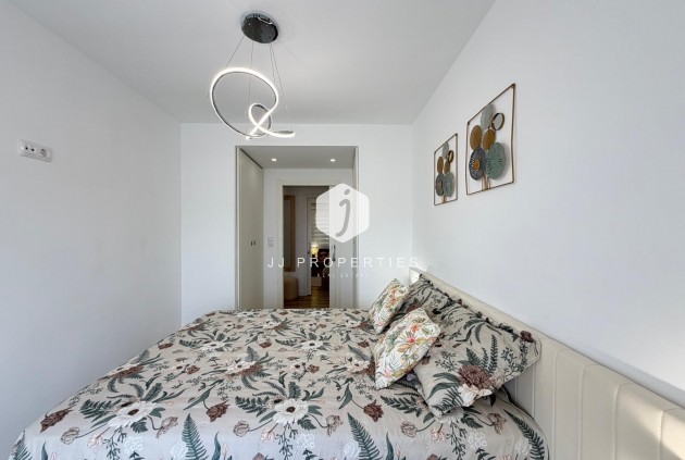 Resale - Apartment / flat -
Torrevieja - Centro