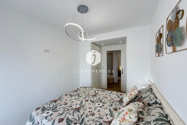 Resale - Apartment / flat -
Torrevieja - Centro