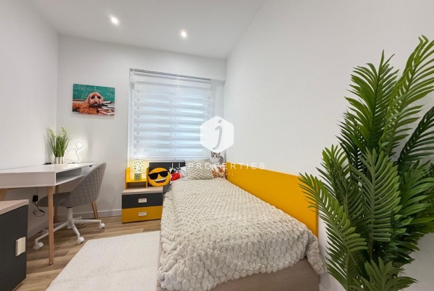Resale - Apartment / flat -
Torrevieja - Centro