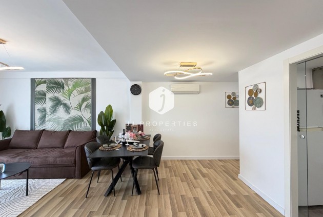 Resale - Apartment / flat -
Torrevieja - Centro