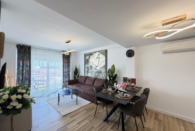 Resale - Apartment / flat -
Torrevieja - Centro