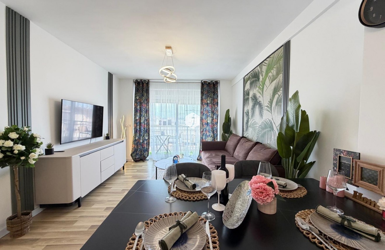 Resale - Apartment / flat -
Torrevieja - Centro