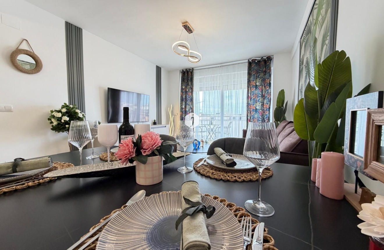 Resale - Apartment / flat -
Torrevieja - Centro