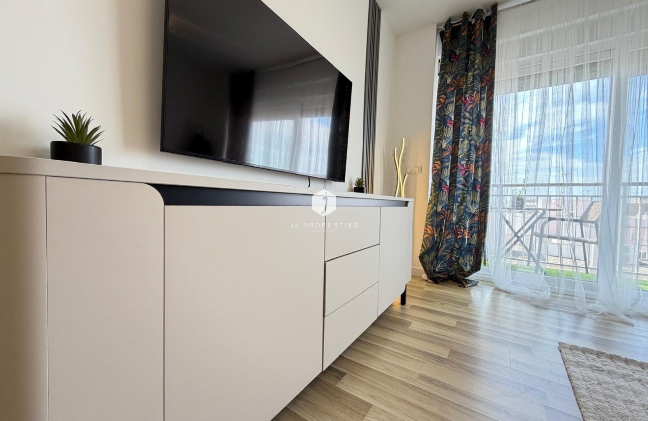 Resale - Apartment / flat -
Torrevieja - Centro