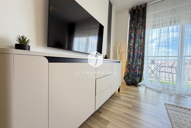 Resale - Apartment / flat -
Torrevieja - Centro