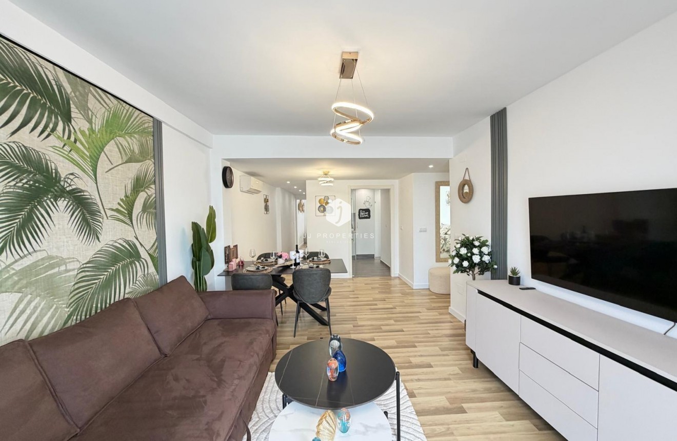 Resale - Apartment / flat -
Torrevieja - Centro