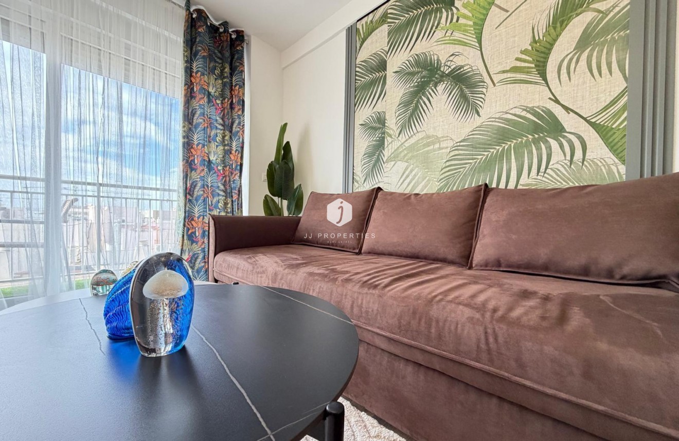 Resale - Apartment / flat -
Torrevieja - Centro