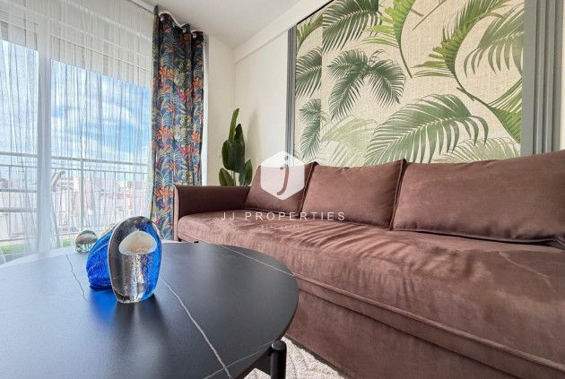 Resale - Apartment / flat -
Torrevieja - Centro