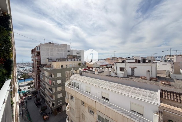 Resale - Apartment / flat -
Torrevieja - Centro