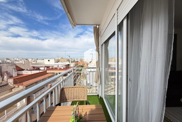 Resale - Apartment / flat -
Torrevieja - Centro