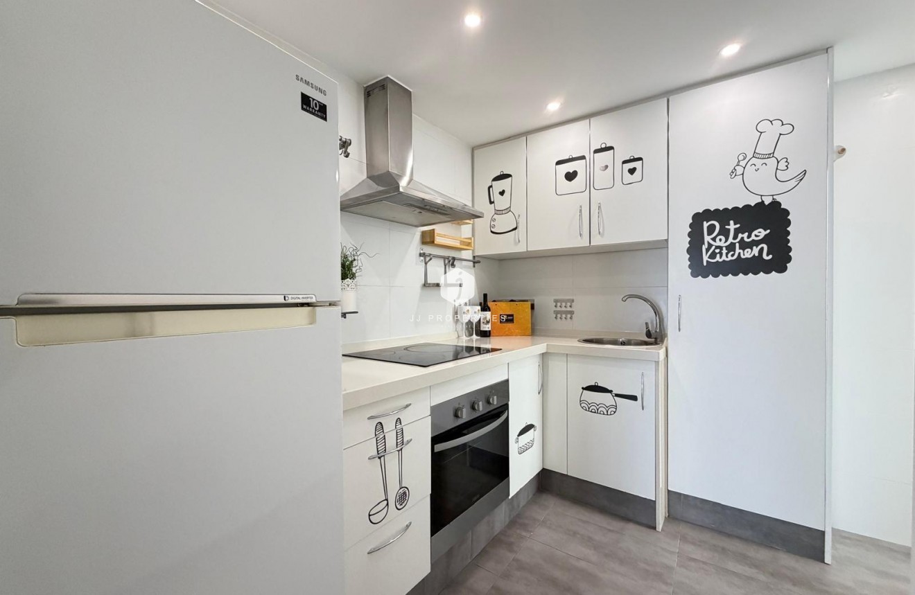 Resale - Apartment / flat -
Torrevieja - Centro