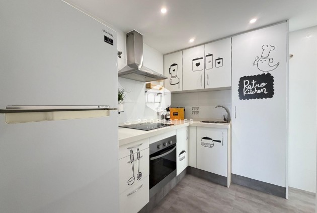 Resale - Apartment / flat -
Torrevieja - Centro