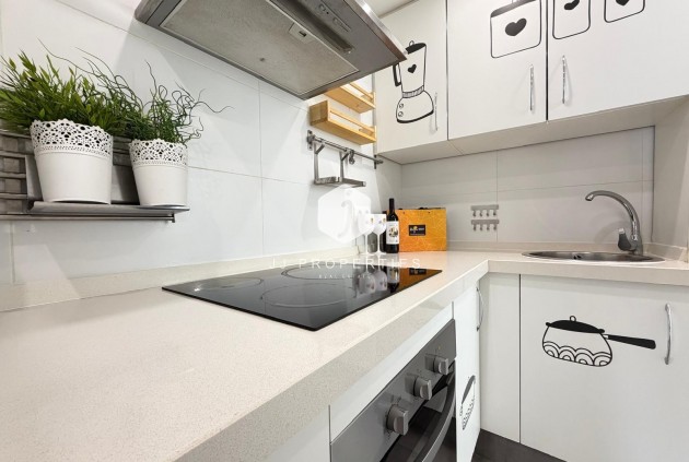 Resale - Apartment / flat -
Torrevieja - Centro