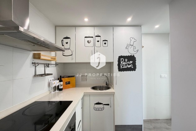 Resale - Apartment / flat -
Torrevieja - Centro
