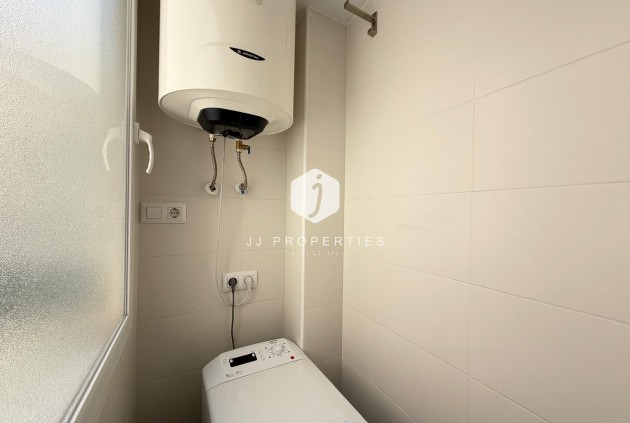 Resale - Apartment / flat -
Torrevieja - Centro