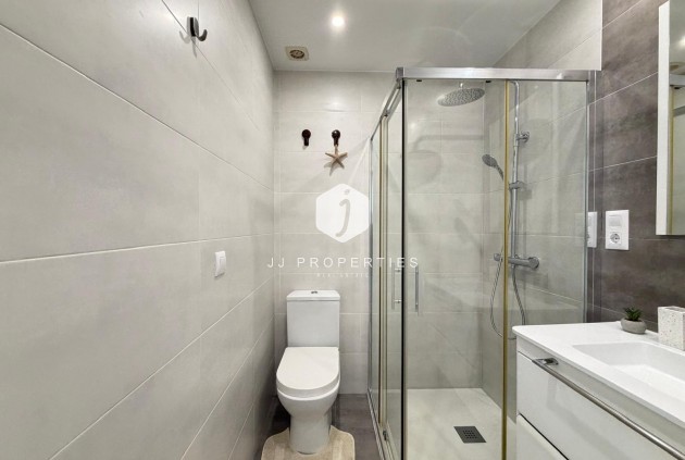 Resale - Apartment / flat -
Torrevieja - Centro