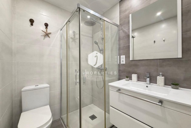 Resale - Apartment / flat -
Torrevieja - Centro