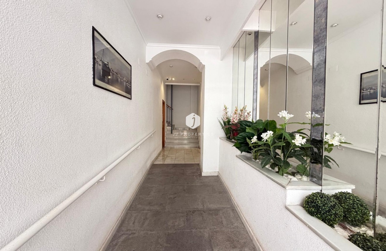 Resale - Penthouse -
Torrevieja - Acequion