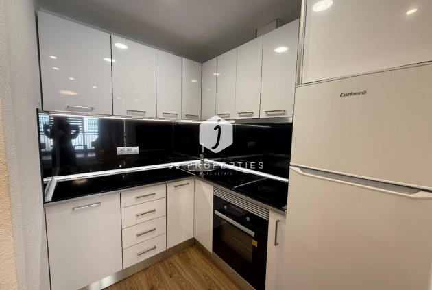 Resale - Apartment / flat -
Torrevieja - Centro