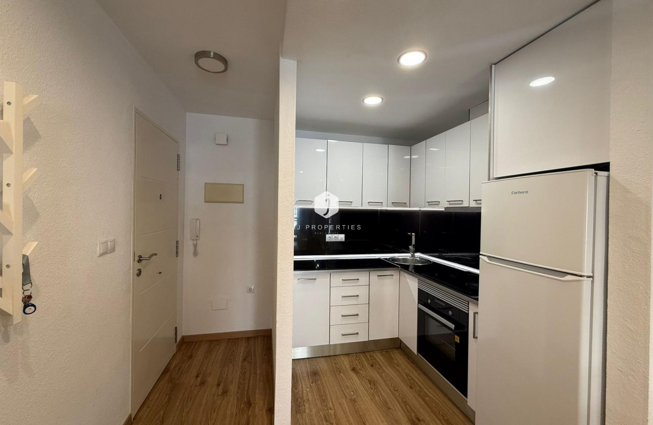 Resale - Apartment / flat -
Torrevieja - Centro