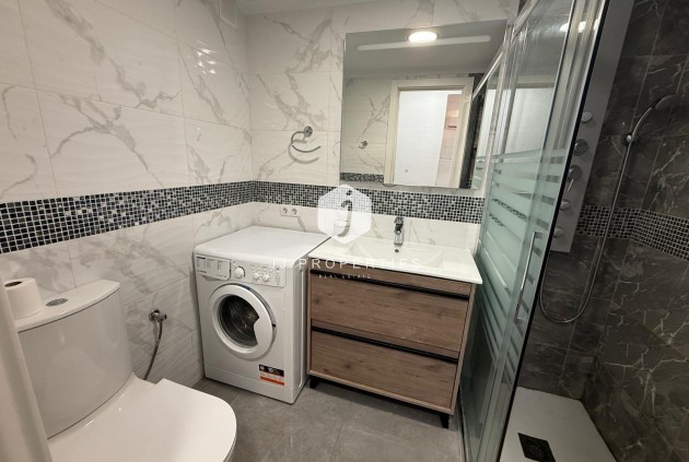 Resale - Apartment / flat -
Torrevieja - Centro