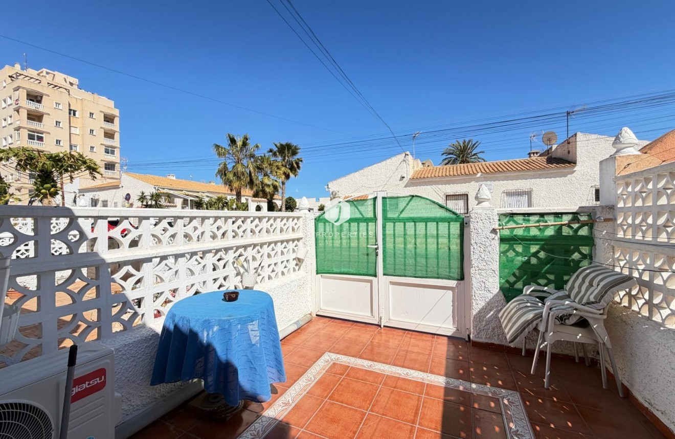 Resale - Chalet -
Torrevieja - Nueva Torrevieja