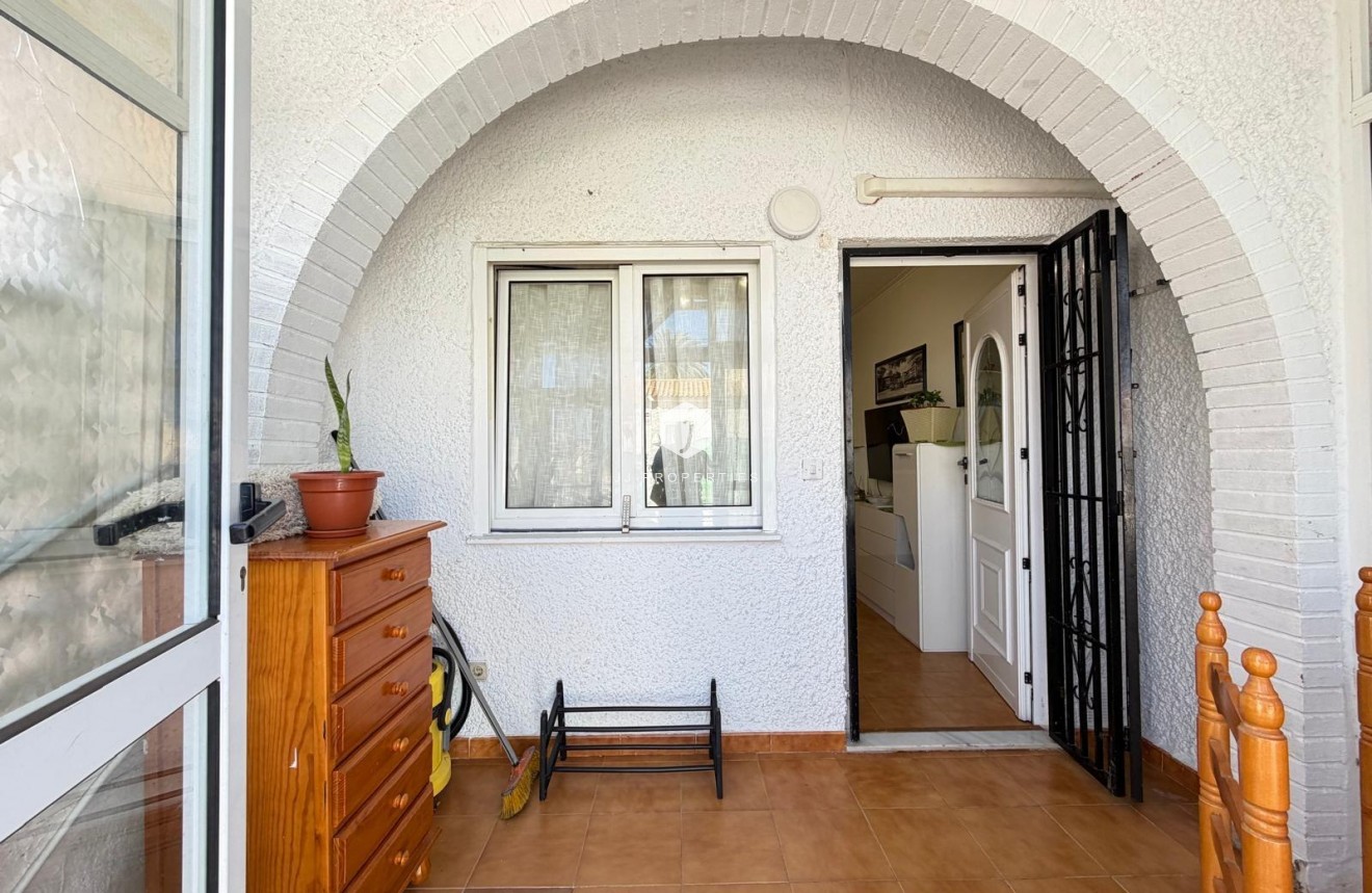 Resale - Chalet -
Torrevieja - Nueva Torrevieja