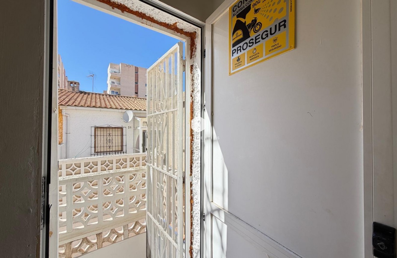 Resale - Chalet -
Torrevieja - Nueva Torrevieja
