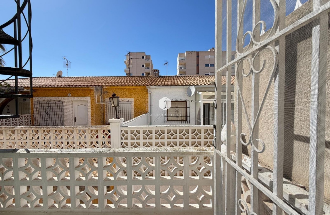 Resale - Chalet -
Torrevieja - Nueva Torrevieja
