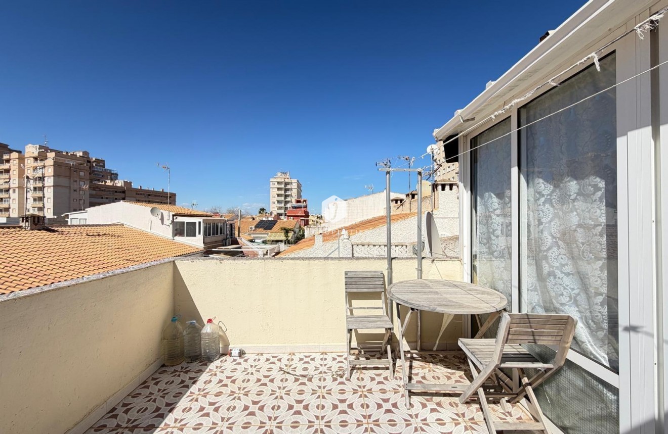 Resale - Chalet -
Torrevieja - Nueva Torrevieja
