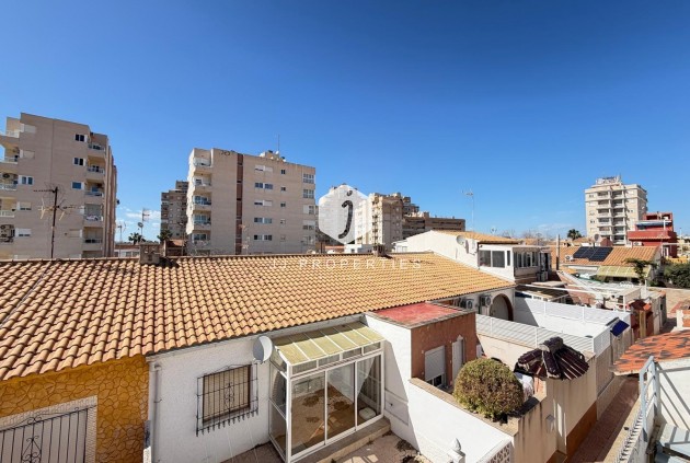 Resale - Chalet -
Torrevieja - Nueva Torrevieja