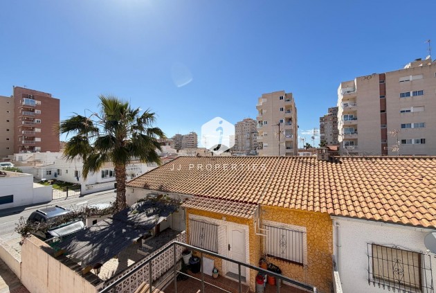 Resale - Chalet -
Torrevieja - Nueva Torrevieja