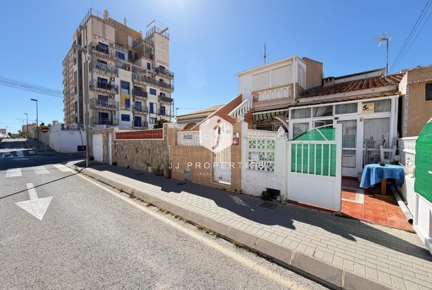 Resale - Chalet -
Torrevieja - Nueva Torrevieja