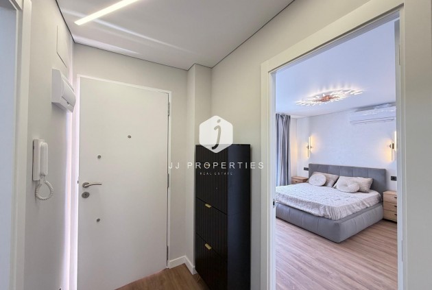 Resale - Apartment / flat -
Torrevieja - Punta prima