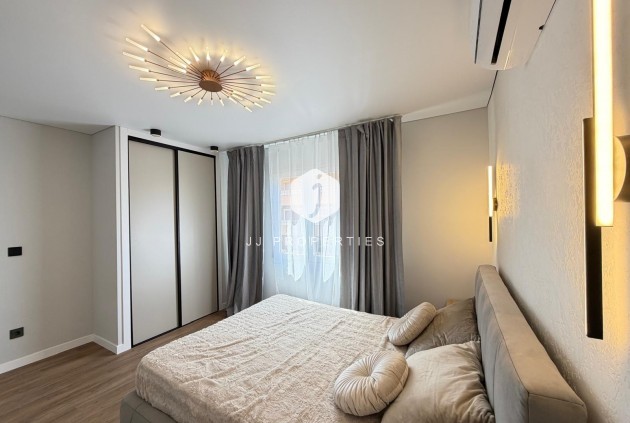 Resale - Apartment / flat -
Torrevieja - Punta prima