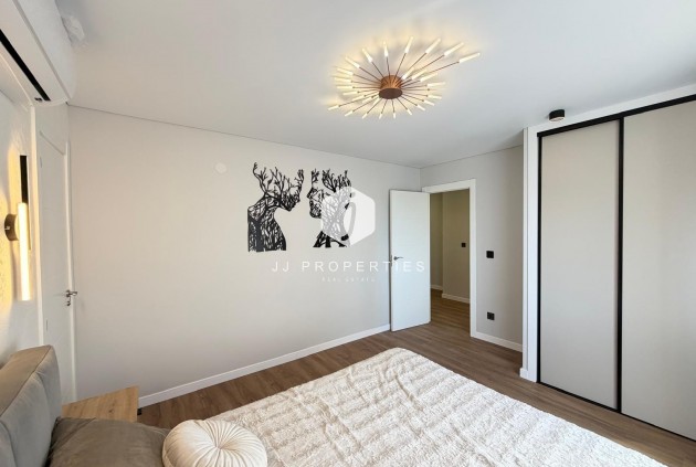Resale - Apartment / flat -
Torrevieja - Punta prima