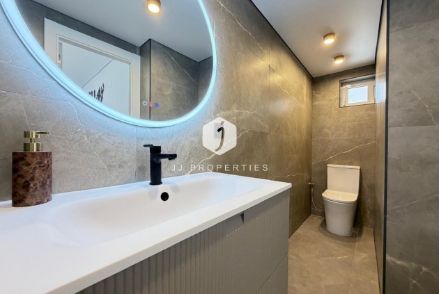 Resale - Apartment / flat -
Torrevieja - Punta prima