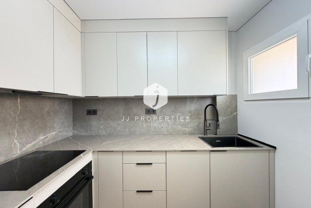 Resale - Apartment / flat -
Torrevieja - Punta prima