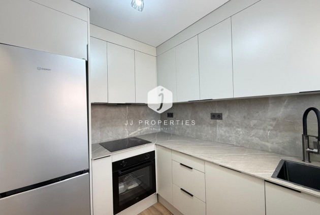 Resale - Apartment / flat -
Torrevieja - Punta prima