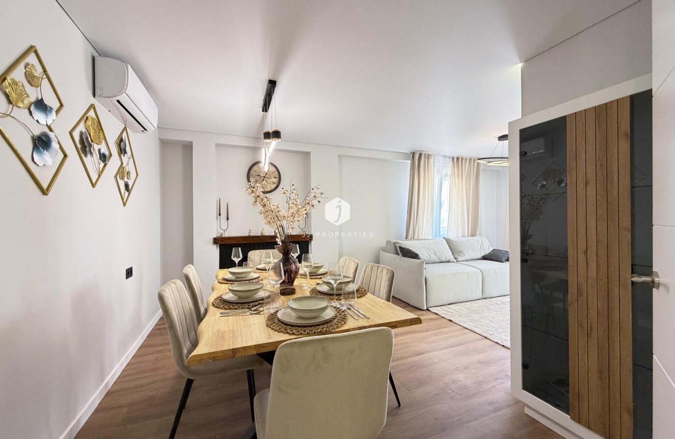 Resale - Apartment / flat -
Torrevieja - Punta prima