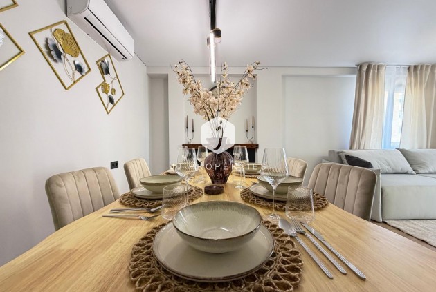 Resale - Apartment / flat -
Torrevieja - Punta prima