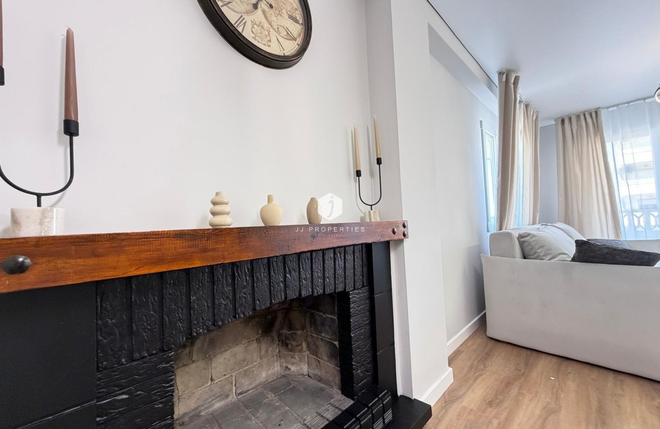 Resale - Apartment / flat -
Torrevieja - Punta prima