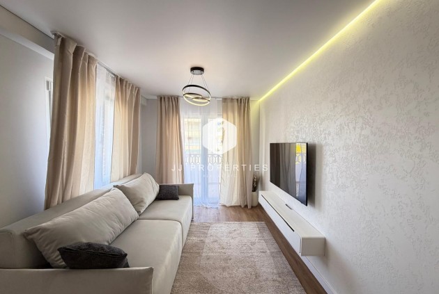 Resale - Apartment / flat -
Torrevieja - Punta prima