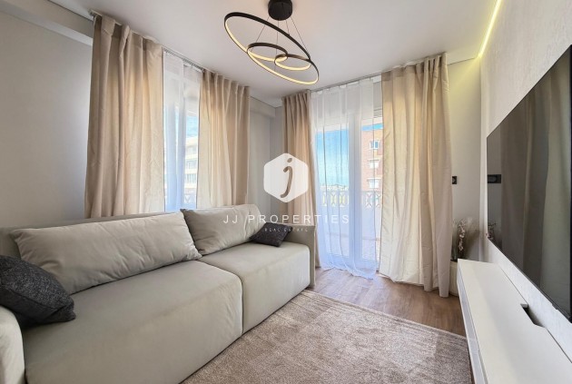 Resale - Apartment / flat -
Torrevieja - Punta prima