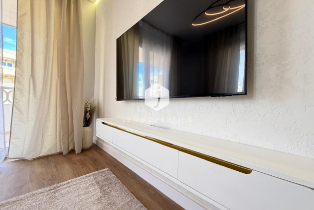 Resale - Apartment / flat -
Torrevieja - Punta prima
