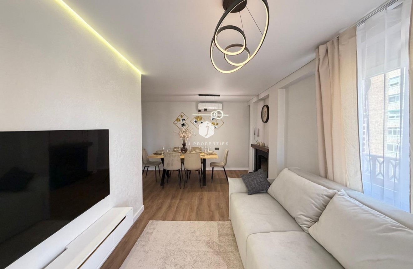 Resale - Apartment / flat -
Torrevieja - Punta prima