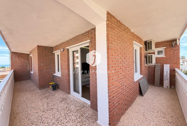 Resale - Apartment / flat -
Torrevieja - Punta prima