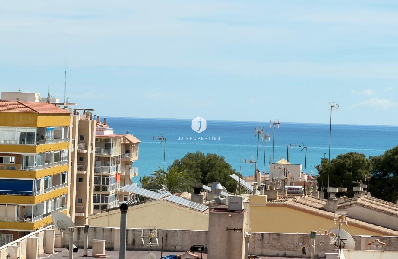 Resale - Apartment / flat -
Torrevieja - Punta prima