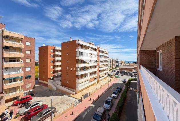 Resale - Apartment / flat -
Torrevieja - Punta prima