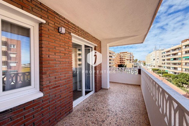 Resale - Apartment / flat -
Torrevieja - Punta prima